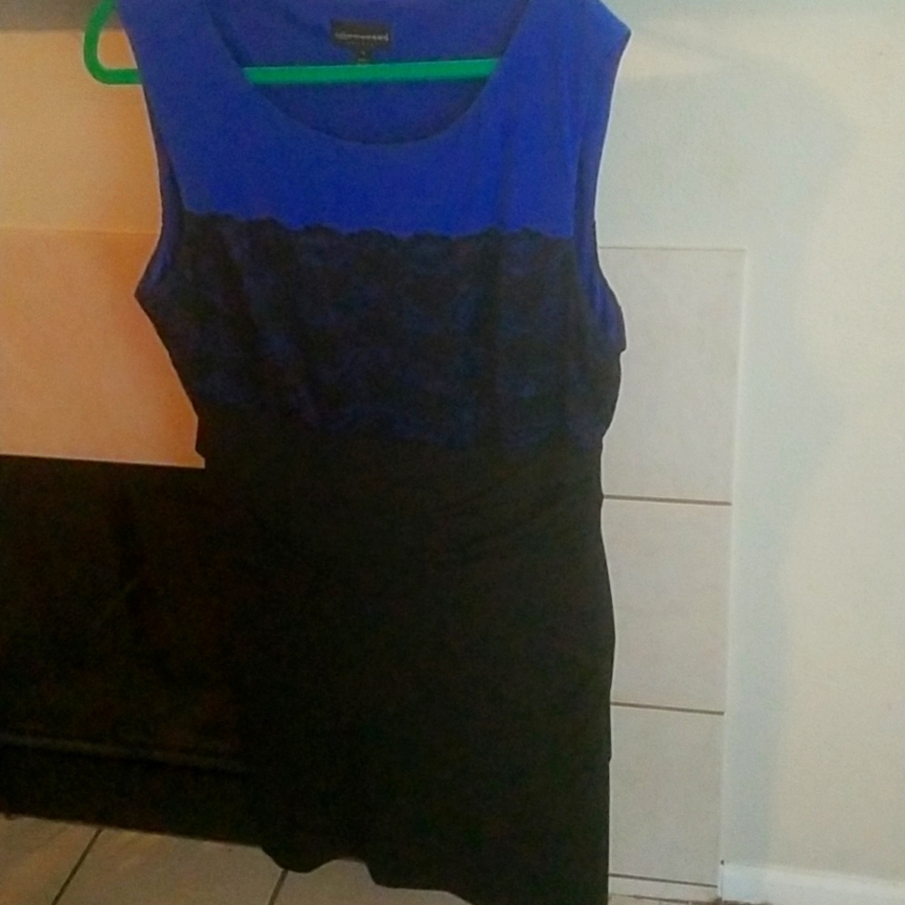 Sleeveless blue and lace dress by Connected.
